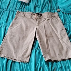 L.E.I Bermuda shorts